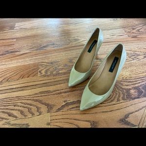 Ann Taylor pump patent leather lightly used